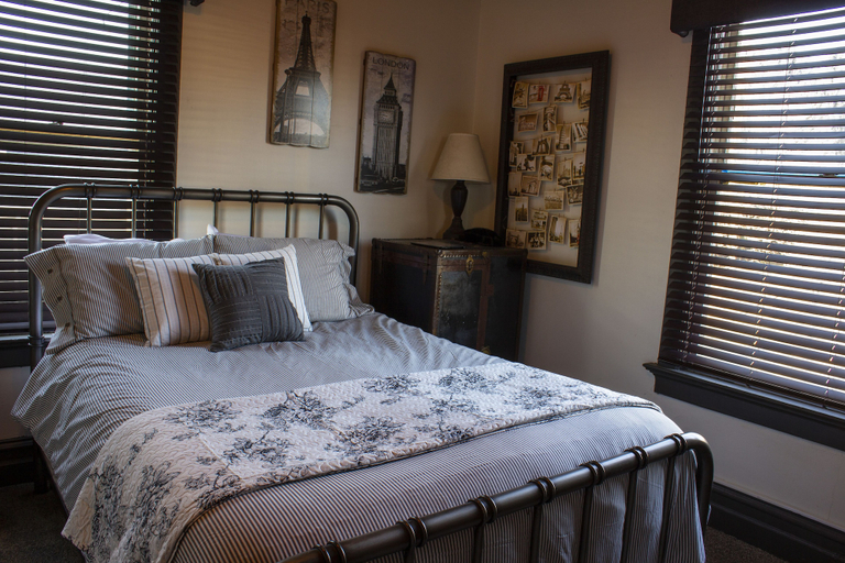 Bedroom 4, The Katherine Holle House, Jefferson