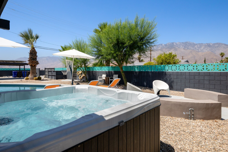Sport & Beauty 5, Modern Desert Oasis, Riverside