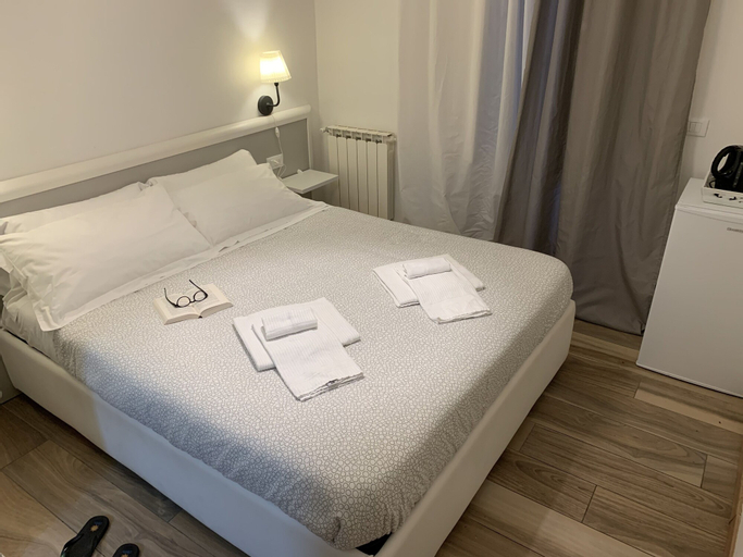 Bedroom 5, Affittacamere LevantoMare, La Spezia