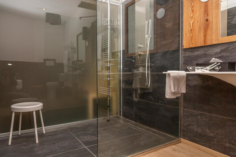 Bathroom 4, Hotel Chaberton, Torino