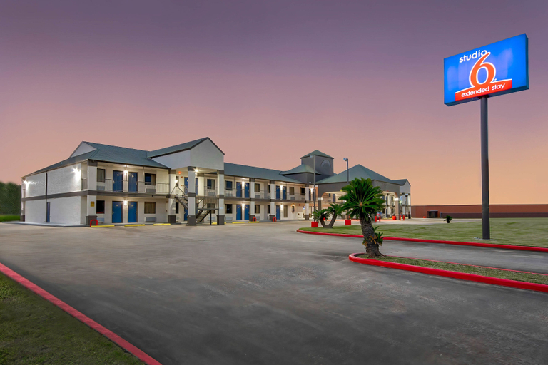 Exterior & Views 1, Studio 6 Texas City, TX, Galveston