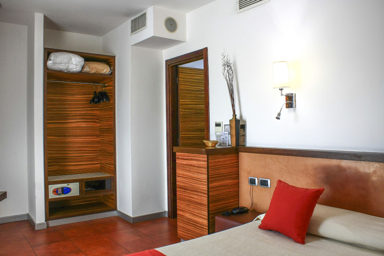 Bedroom 4, Hotel Bed & Business, Chieti