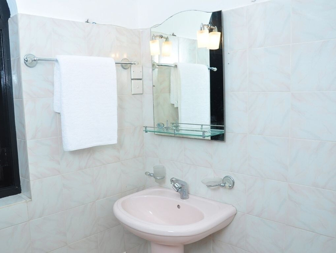 Bathroom 5, Latheena Resort, Weligama