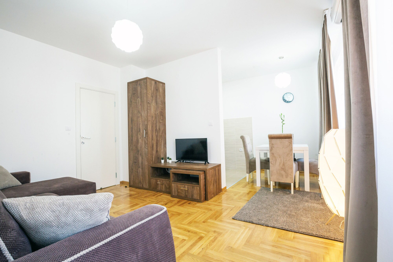 Others 4, Thomas Residence, Belgrade