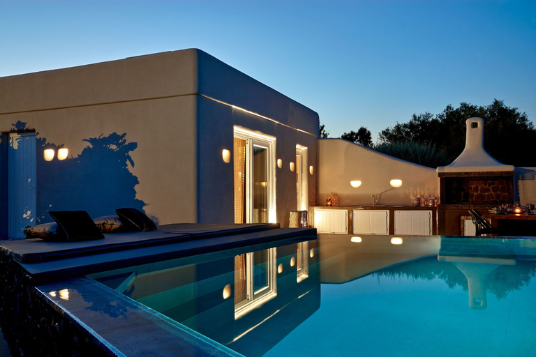 Sport & Beauty 2, Incognito Beach Villa Santorini, South Aegean