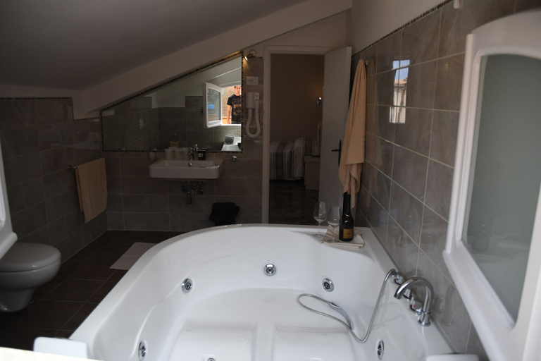 Bathroom 5, B&B THE TOWER Tropea, Vibo Valentia