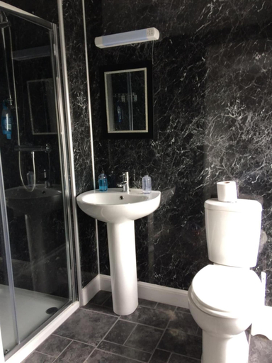 Bathroom 4, Newcastle Arms Hotel, Scottish Borders