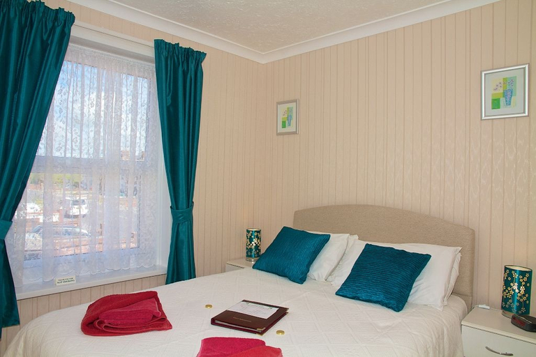 Bedroom 2, Palm Court, Dorset