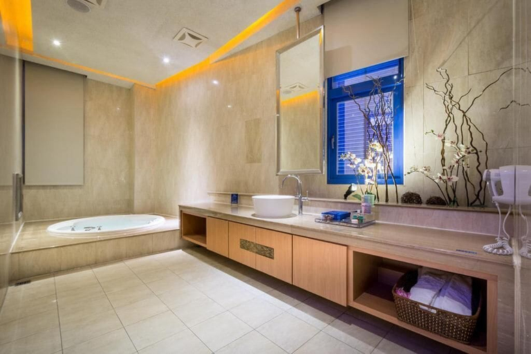 Bathroom 4, Blue Coast Spa Motel, Keelung