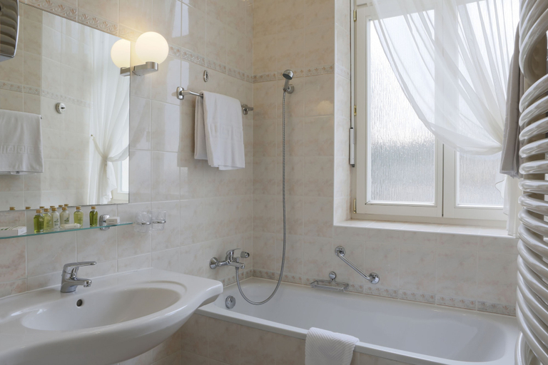 Bathroom 5, Hotel Bristol Palace, Karlovy Vary