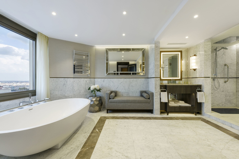 Bathroom 4, Hilton Budapest, Budapesti