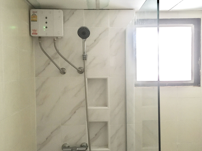 Bathroom 5, Jumbotel Hotel, Lak Si
