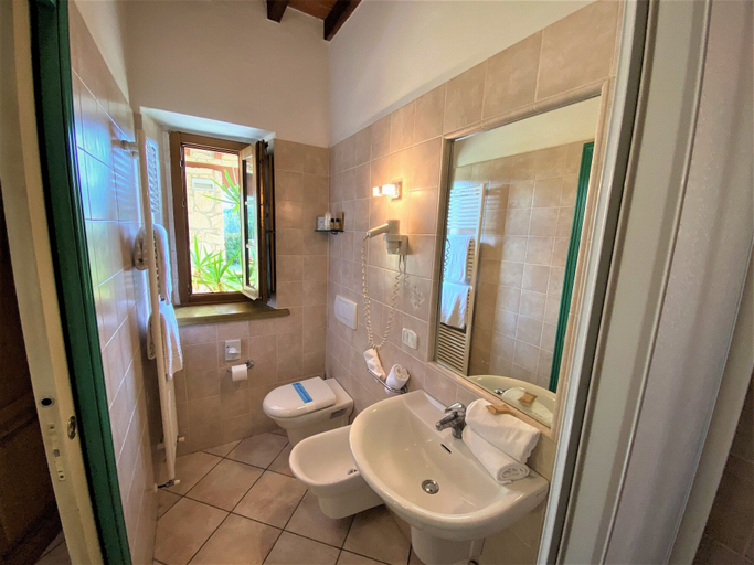 Bathroom 4, Tenuta La Lupa Country Hotel, Pisa