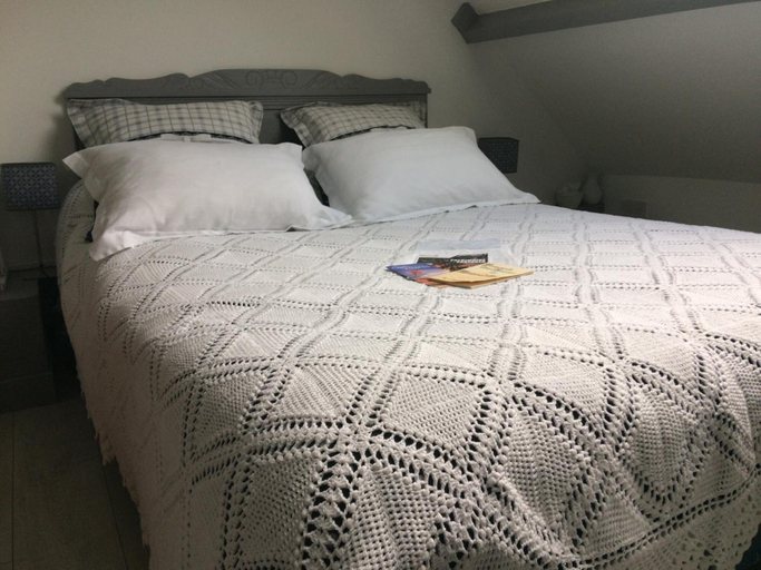 Bedroom 4, La Mansarde, Pas-de-Calais