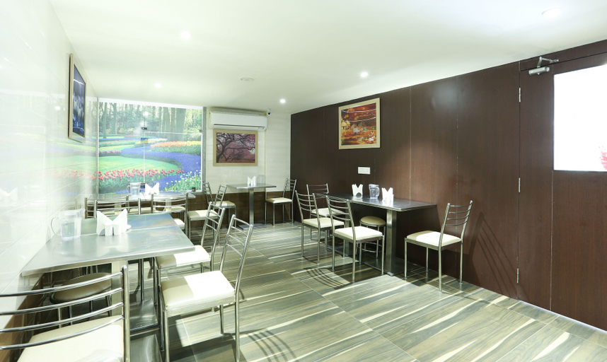 Food & Drinks 5, Treebo C Plaza, Krishna