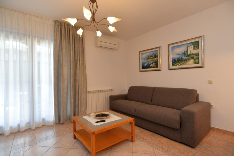 Others 4, Apartments Elvis 1299, Vrsar