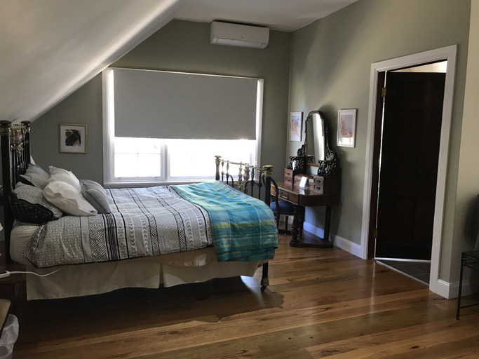 Bedroom 2, Sunsetcottages, Hawkesbury