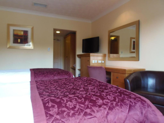 Bedroom 4, Lakeside International Hotel, Surrey