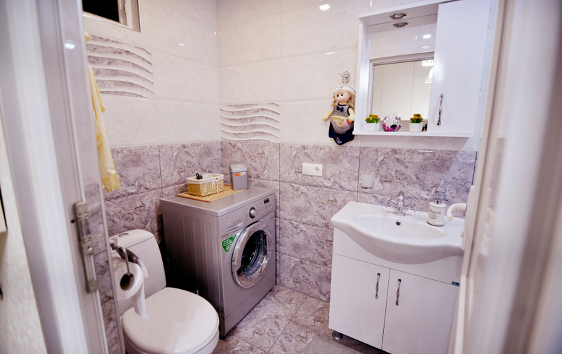 Bathroom 3, Apartment on Kotetishvili 4 ap 3, Tbilisi