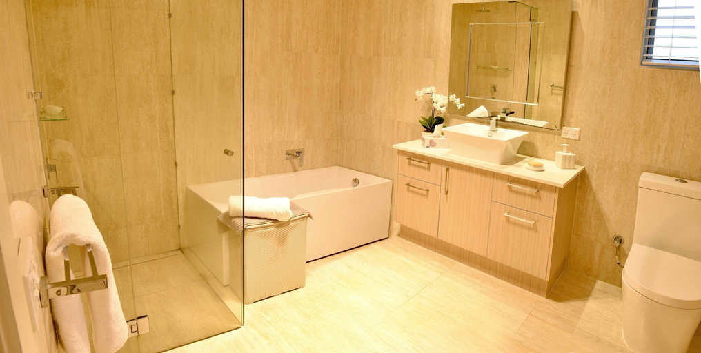 Bathroom, Villa Roma on Capri - GC, Gold Coast