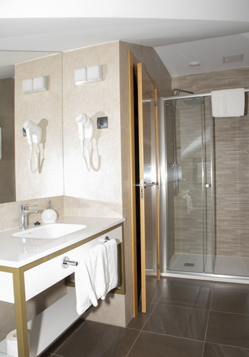 Bathroom 5, Hotel Mercedes, Cantabria