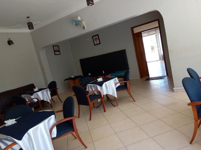 Food & Drinks 5, Temms Hotel, Jinja