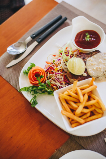 Food & Drinks