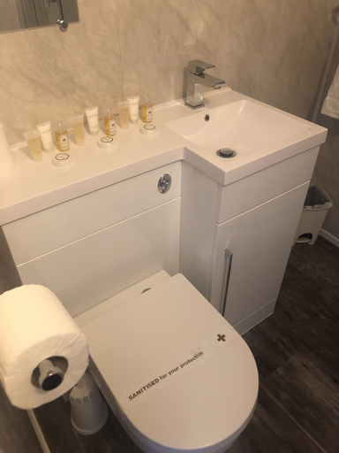 Bathroom 3, The Grosvenor House, Essex