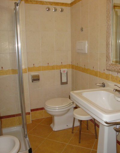 Bathroom 5, Hotel Posta, Como