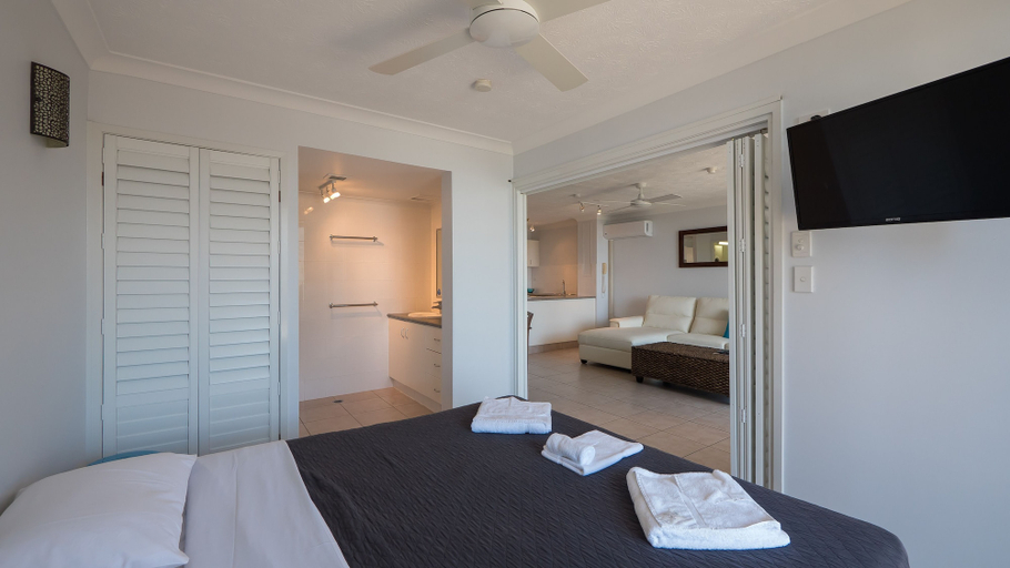 Bedroom 3, Alexander Holiday Apartments, Gold Coast