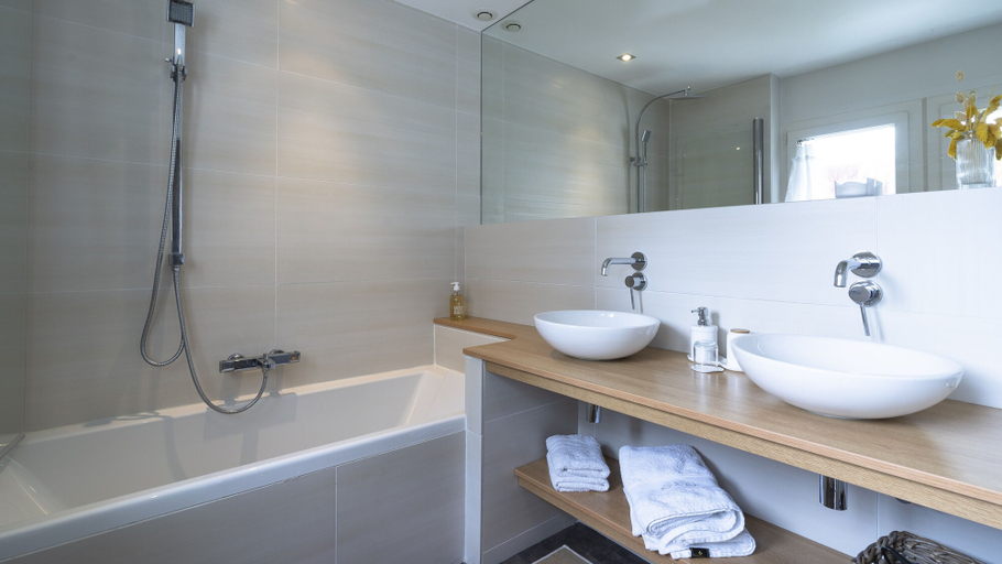 Bathroom 4, La Maison de Marc, Vienne
