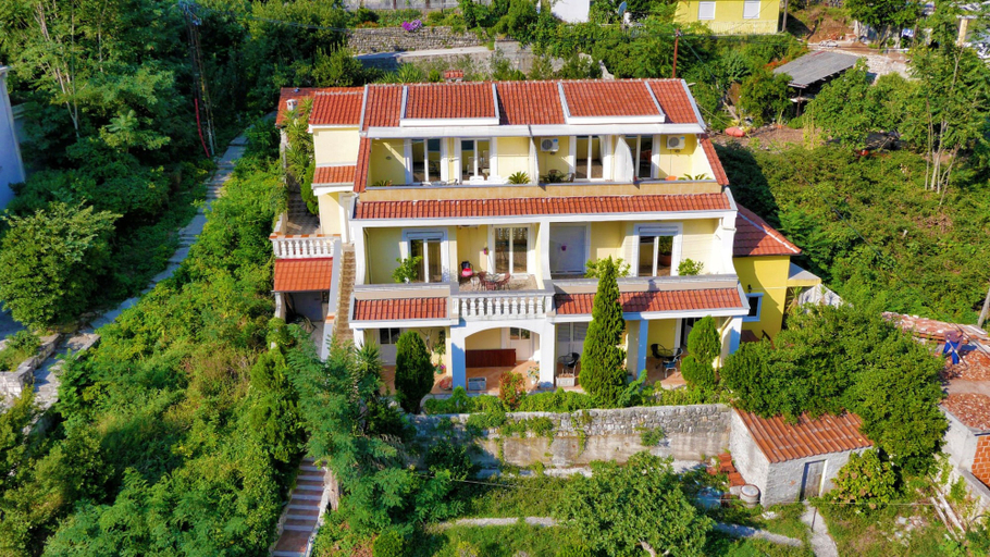 Exterior & Views 2, Apartments Bella Vista