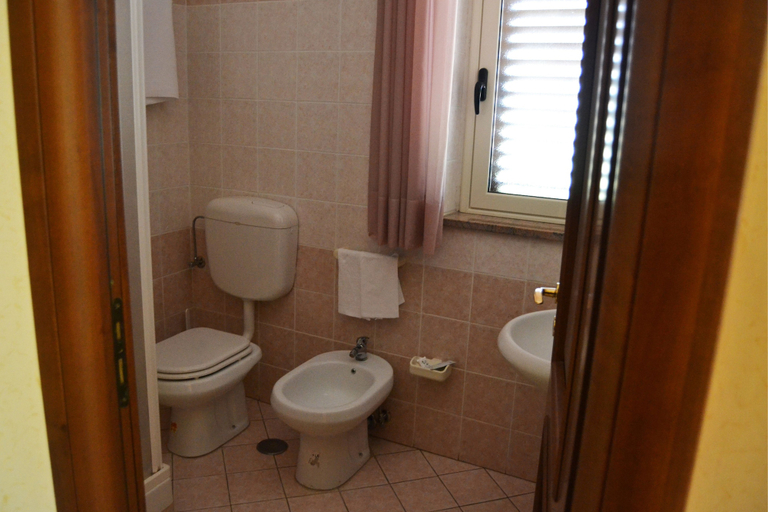 Bathroom 5, Ristorante Hotel Avvenire, Catanzaro
