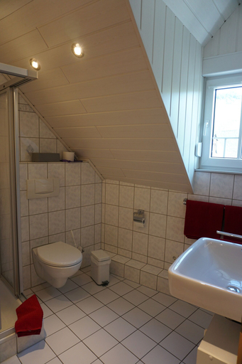 Bathroom 5, Gästehaus Kiebel, Bernkastel-Wittlich
