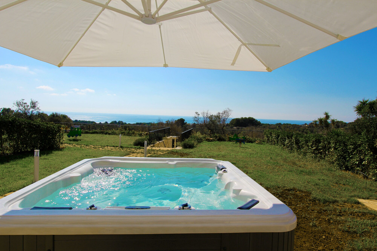 Outdoor spa tub 3, The Dream Residence 244, Lecce