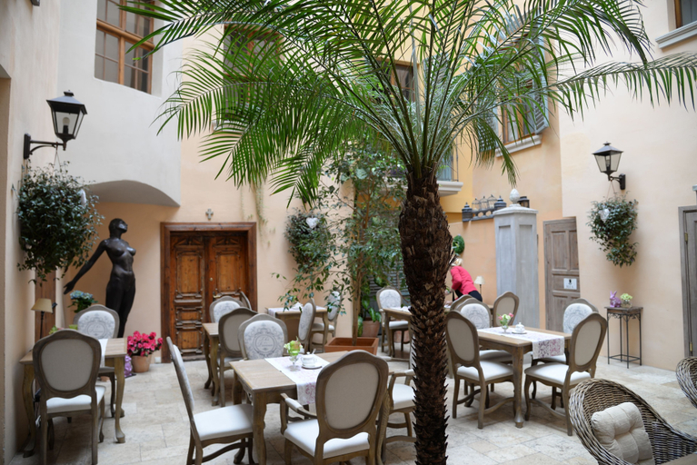 Food & Drinks 5, Hotel Kolegiacki, Poznań City