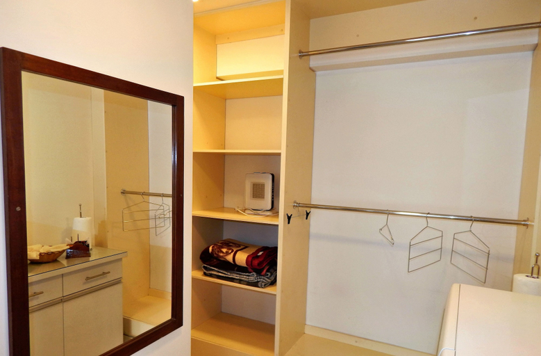 Others 5, Minimalist Apartment, Pedro Domingo Murillo