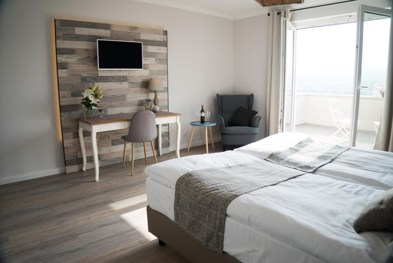 Bedroom 5, Trautwein - Das Winzerhotel am La Roche, Alzey-Worms