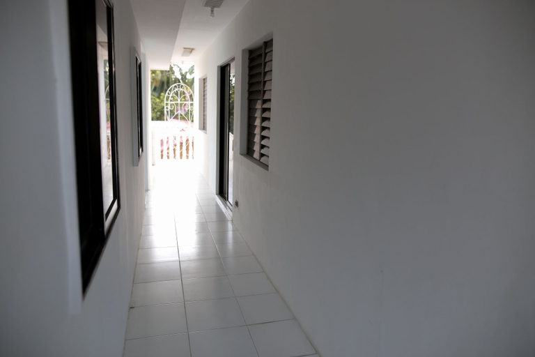 Others 5, Luzmin BH - White House, Oslob
