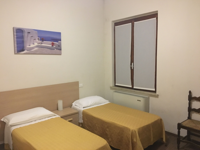 Bedroom 2, Blue Hotel Depandance, Mantua