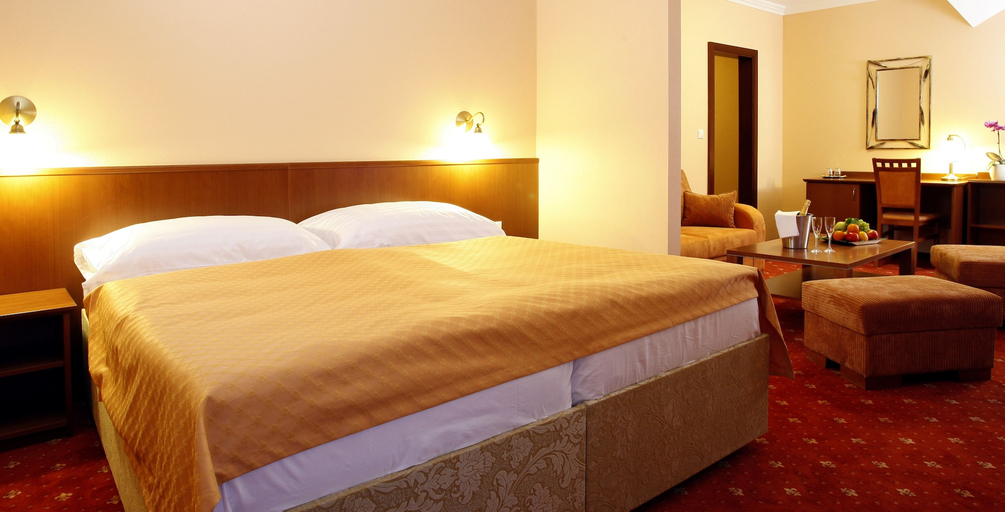 Bedroom 3, Hotel Majolika, Pezinok