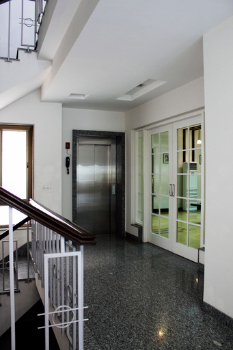 Others 5, Stately Suites MG Road, Gurgaon