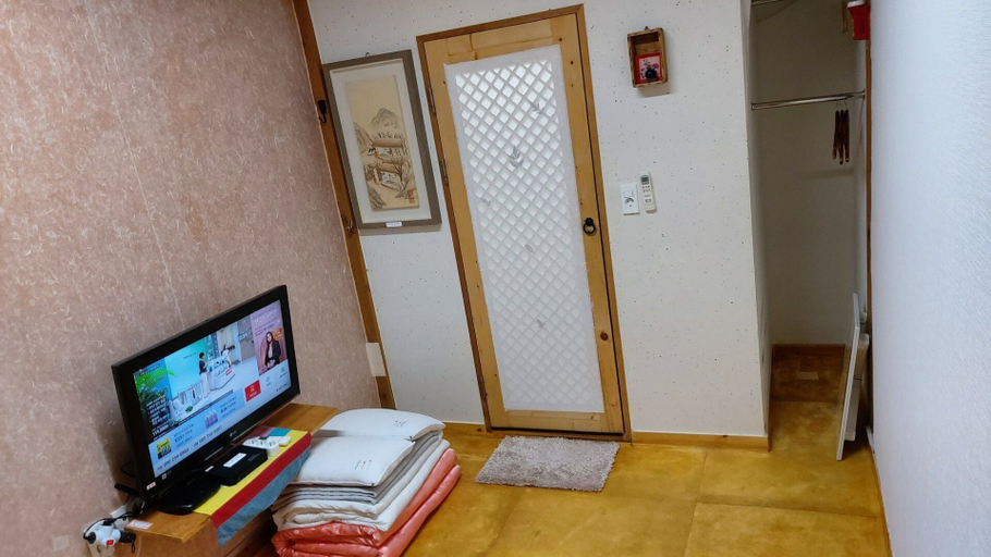 Bedroom 5, The Blue Cradle, Jeonju