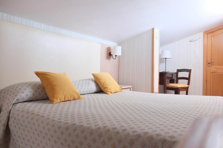 Bedroom 3, Villa Rosita, Roma