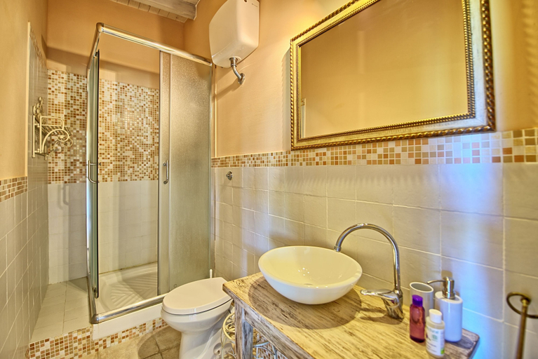 Bathroom 3, Casa Cipressi, Florence