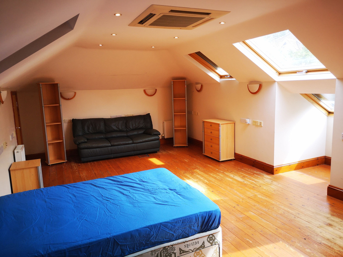 Bedroom 5, Exchequer Grange - Hostel, Bournemouth
