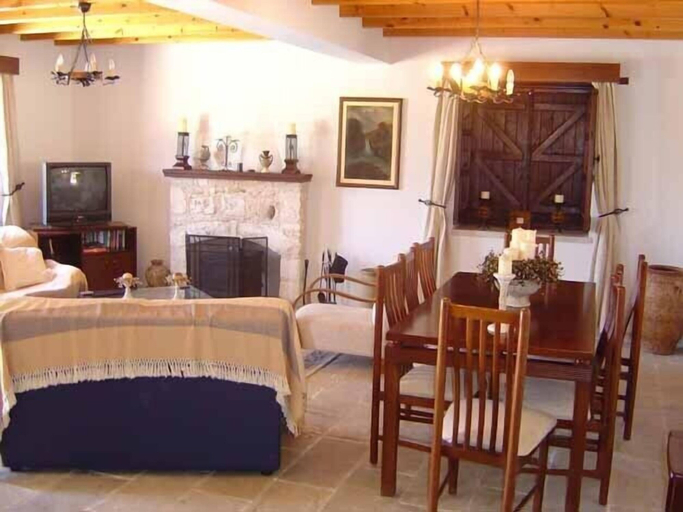Bedroom 3, Prickly Pear