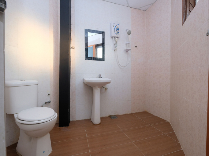 Bathroom 4, OYO 1104 Q Hotel, Temerloh
