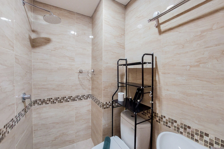 Bathroom 2, Minimalist And Comfort 1Br At B Residence, Tangerang Selatan