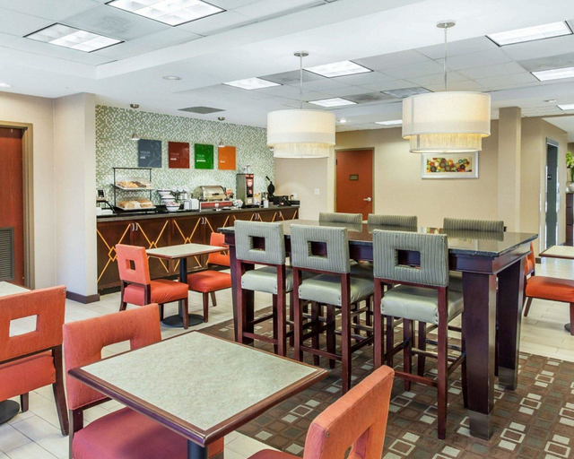 Food & Drinks 5, Comfort Inn Near Quantico Main Gate North, Prince William